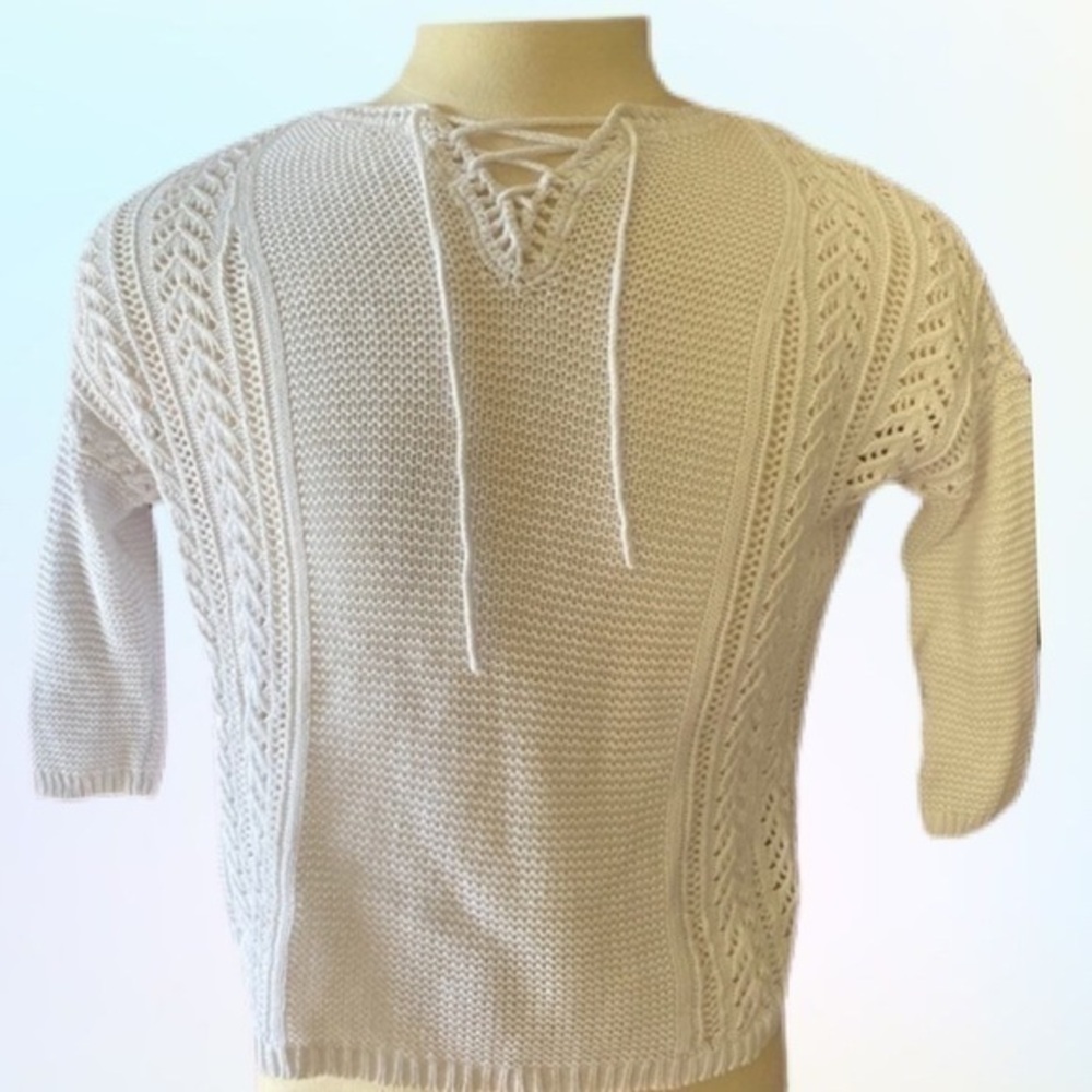 CHAPS white knit pullover sweater with tie-up front in size Small. EUC